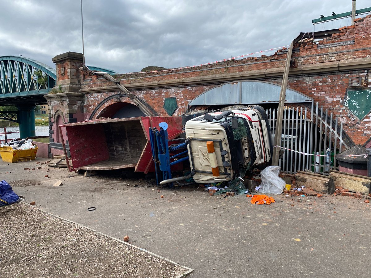 bbcemt's tweet photo. Picture from the scene: The lorry crashed down an embankment and fire crews freed one man who has been taken to hospital 

Read more: https://t.co/bW9A6Nocvr https://t.co/llcKEmb4T6