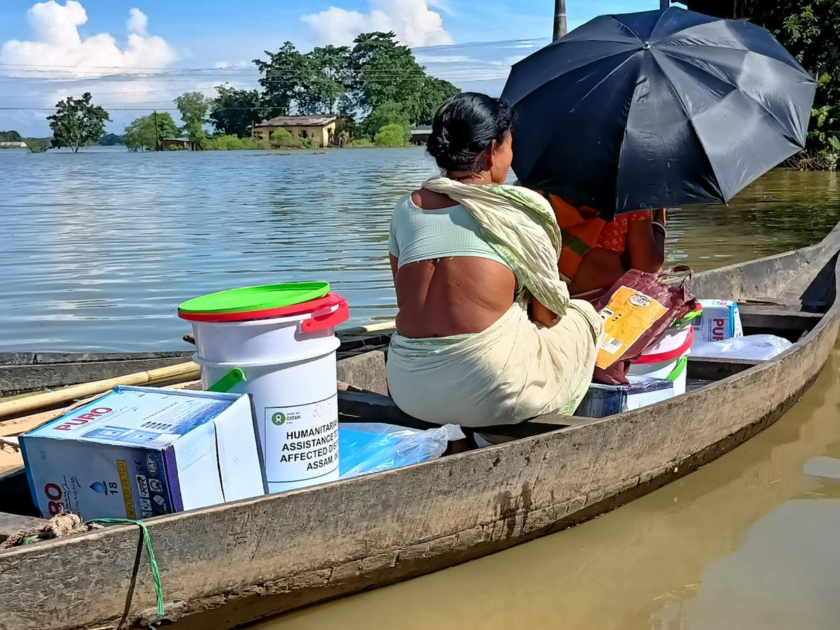 #AssamFloods | हम <a href="/UNICEFIndia/">UNICEF India</a> के साथ मिलकर राहत कार्य कर रहे हैं। 

इस रविवार हमनें असम के राज्येश्वरपुर 2, कछार मे 210 परिवारों को आश्रय किट, पानी के फिल्टर और स्वच्छता व गरिमा किट बाँटी।
