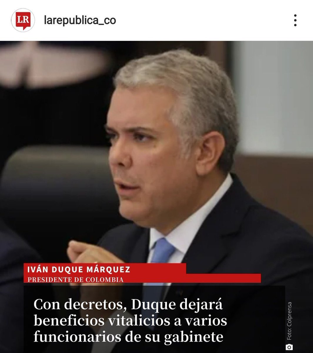 VickyMesa2's tweet photo. #QueTristeza. El peor presidente de la historia y lo puso el uribismo 
Antioquia que vergüenza ! https://t.co/k8EN1MFtb0