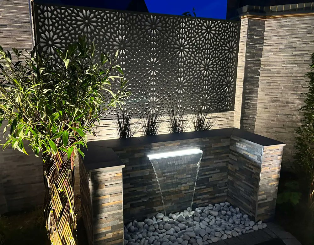 jongowergarden1's tweet photo. Bespoke blade water feature I designed superbly built by James Taylor Paving.
#bladewaterfeature #waterfeature #gardensolutions #gardendesign #landscapedesign #gardendesignessex #gardendesignsuffolk #luxurygarden  #gardendesigner #summergardens  #dreamgardens #essex #landscape https://t.co/Svjczp0q6S