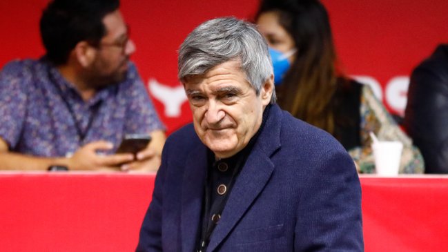 Cooperativa's tweet photo. #CooperativaContigo Escalona: "En el caso nefasto de que gane el Rechazo, la derecha más dura no querrá cambiar nada" https://t.co/P3JQ3EwgXO https://t.co/PsK6iUDwAN