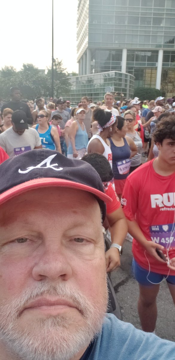 JerrySeufert's tweet photo. #peachtreeroadrace Last wave, W ... lots of energy back here!! https://t.co/LnwXCKHkbI