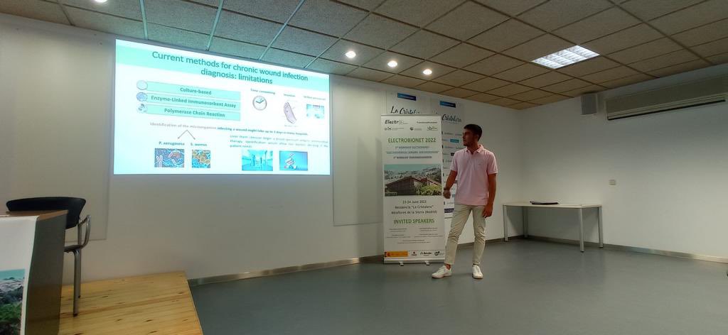 NBA_Uniovi's tweet photo. David and Celia, PhD Student of NBA Group, presented our last achievements on NanoINFECT project 🦠💊 https://t.co/saHW2LZNjU