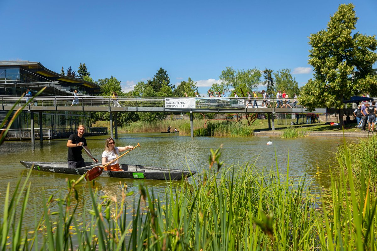 Tag der offenen Hochschule ☀️
Am Samstag, 2. Juli 2022, haben rund 1.500 Besucher*innen bei schönstem Sommerwetter die OTH Regensburg erkundet.
Weitere Fotos unter oth-regensburg.de/hochschule/akt…

📸 OTH Regensburg/Florian Hammerich