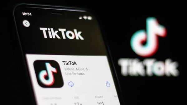 CapriceSociety's tweet photo. My social media app shares the most personal data than yours... which is????  #tiktok
Read more here: https://t.co/Yg3E9HVZgC
#privacyawareness #socialmedia #apps #cybersecurity https://t.co/r2ioBDL0wF