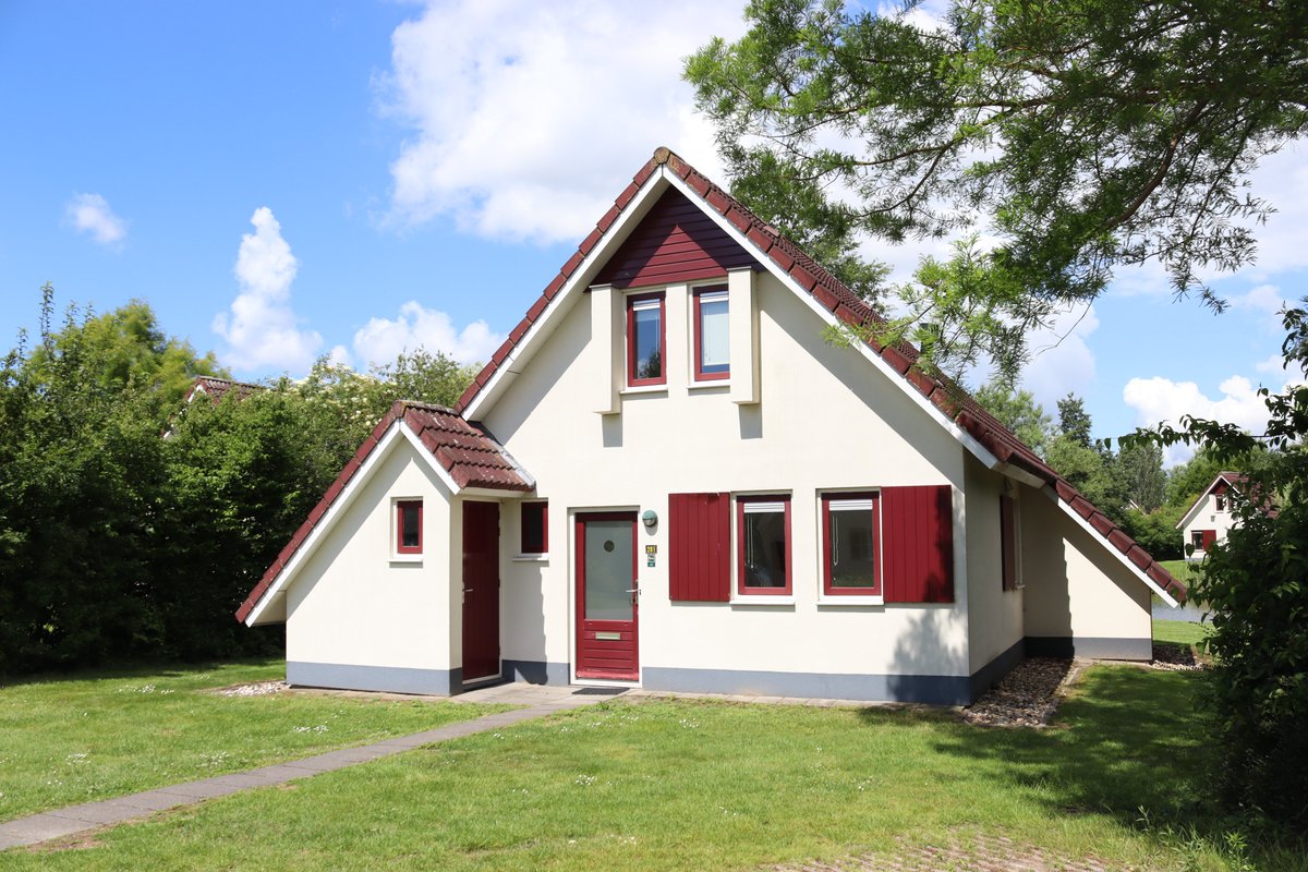 🏠NIEUW IN DE VERKOOP🏠

Stijlvol en karakteristiek 6-persoons buitenhuis nr. 281, type Tynaar, op het populaire CenterParcs Parc Sandur te Emmen. 

Voor meer informatie verwijzen wij u naar residentia.nl 

#recreatie #Sandur #onroerendgoed #tekoop  #belegging