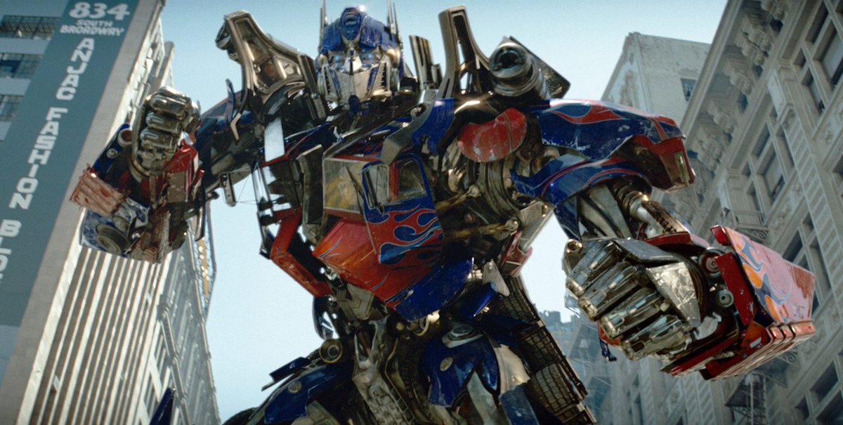 ScarletSpeeds16's tweet image. 15 Years of Transformers (2007) 🖤