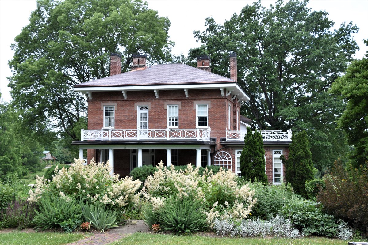 TravelMarilyn's tweet photo. .@DawesArboretum near Newark, Ohio.

@explorelc #explorelc #travel #flowers #travelling #travelblogger #travelphotography https://t.co/ME6FRnLHmf