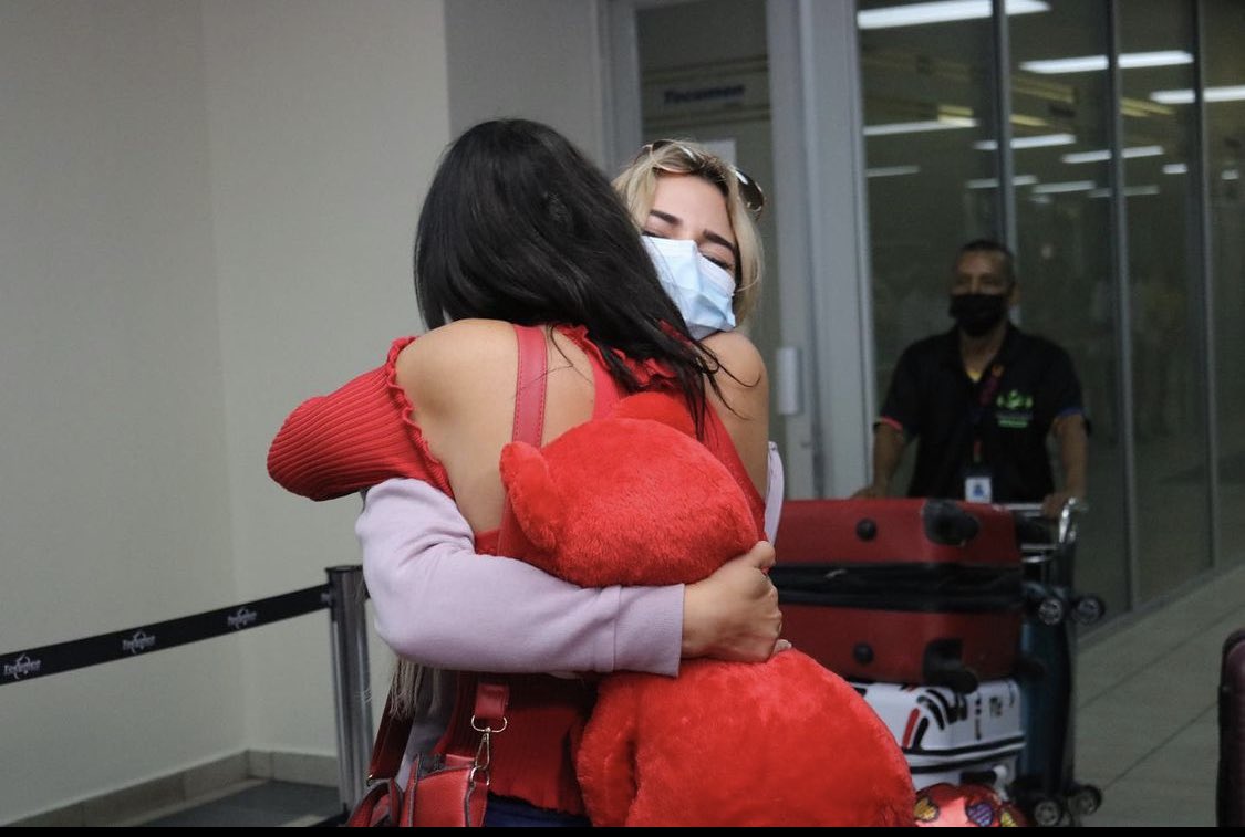karinalinnett's tweet photo. Me despiertos con estas fotos llenas de sentimientos. GRACIAS MI PANAMÁ por recibirnos de una manera tan hermosa ♥️🇵🇦🤍 https://t.co/tKJwdCYTpd