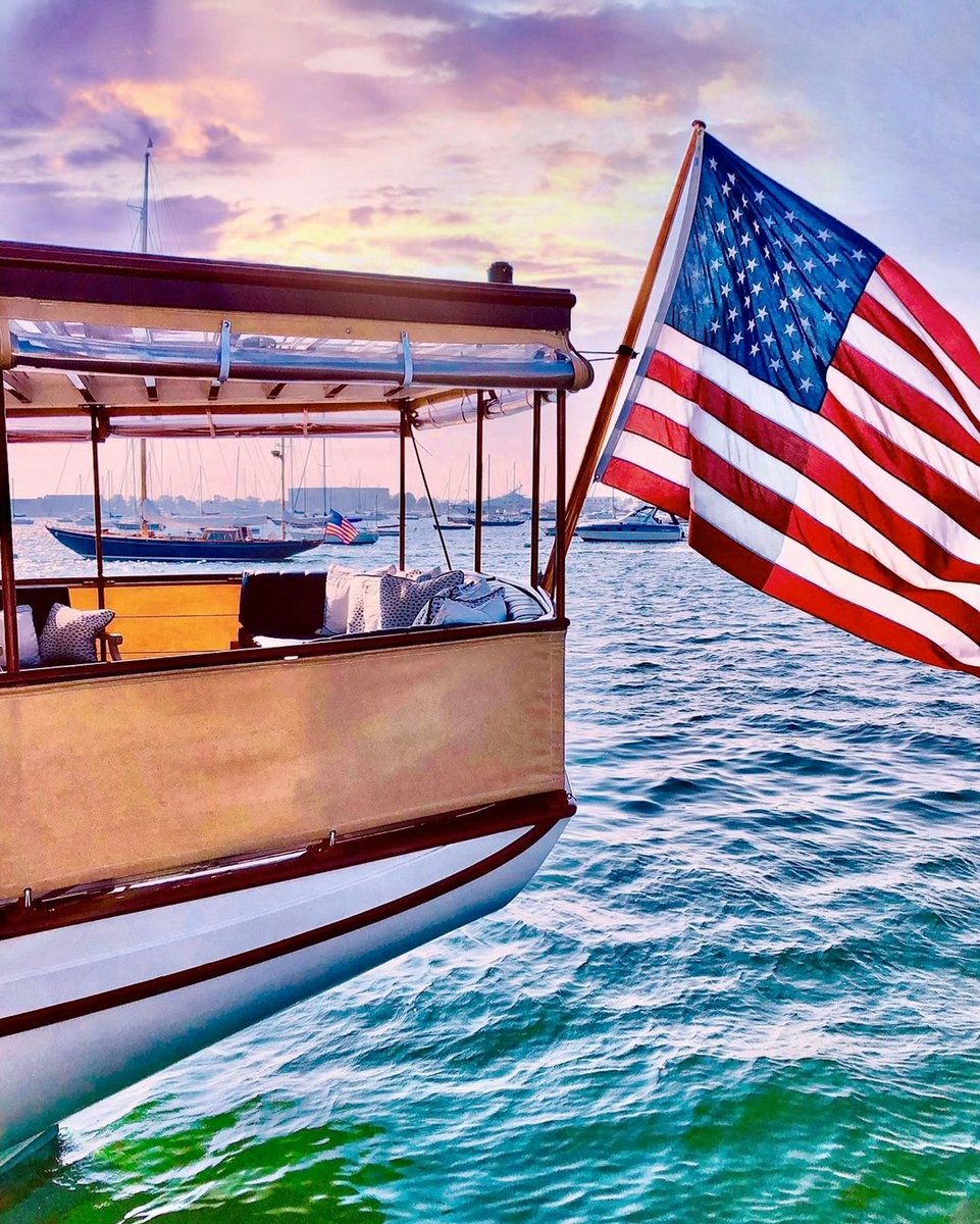 SpringlineCoffe's tweet photo. Happy 4th from the Springline Crew! Wishing everyone a safe and happy holiday 🇺🇸 🎉💥 https://t.co/aZEhtfeRGV