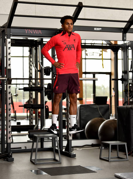 DaveOCKOP's tweet photo. Fabio Carvalho is ready to go 💪 https://t.co/LNxxV14YpE