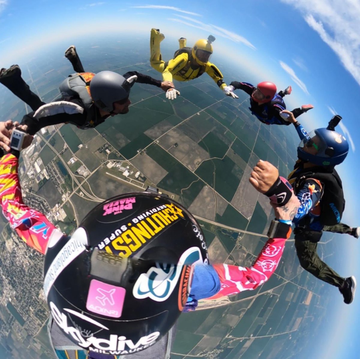 ReganTetlow's tweet image. One of the many great fun and high energy skydives from yesterday #skydiving @skydivecsc @CYPRESAAD #loadorganising
