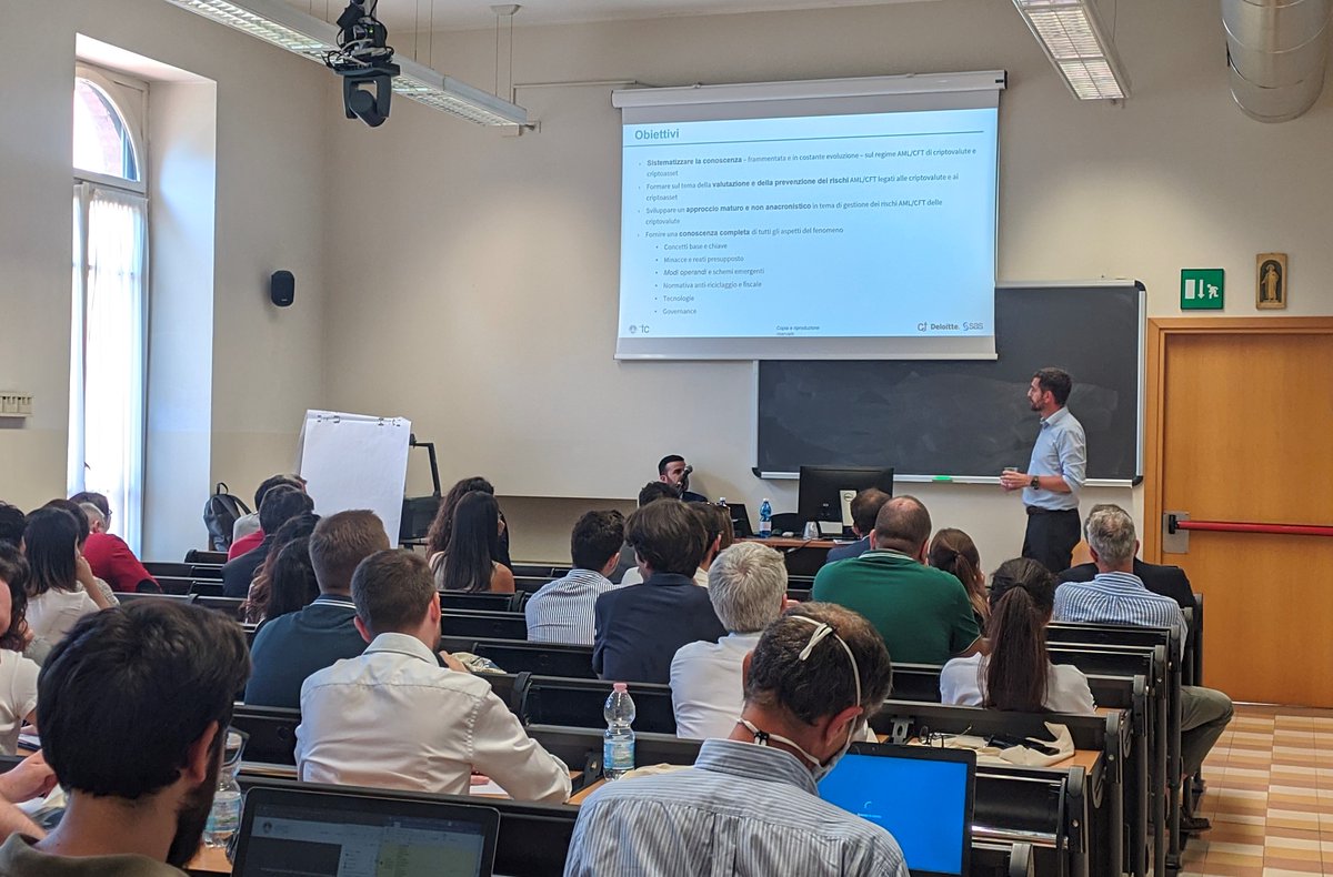 transcrime's tweet photo. 👨‍🏫Al via la #SummerSchool su #Criptovalute e #Antiriciclaggio, organizzata da #Transcrime e @unicatt 🤝in collaborazione con @Crimetech2015, @DeloitteItalia e @SASitaly.
👇📸Con i partecipanti dal mondo pubblico e privato per #approfondire i rischi legati a questi nuovi strumenti https://t.co/Nmfa67soQv