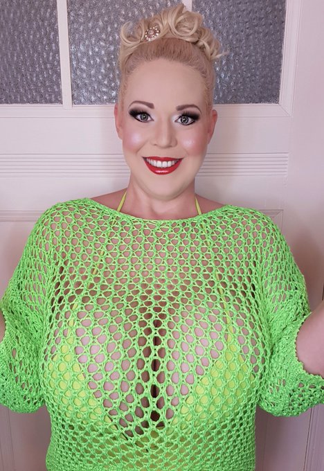 Green #Monday for your motivation for a successful week #curvygirlsvip #titis https://t.co/ll5Yg4O2n