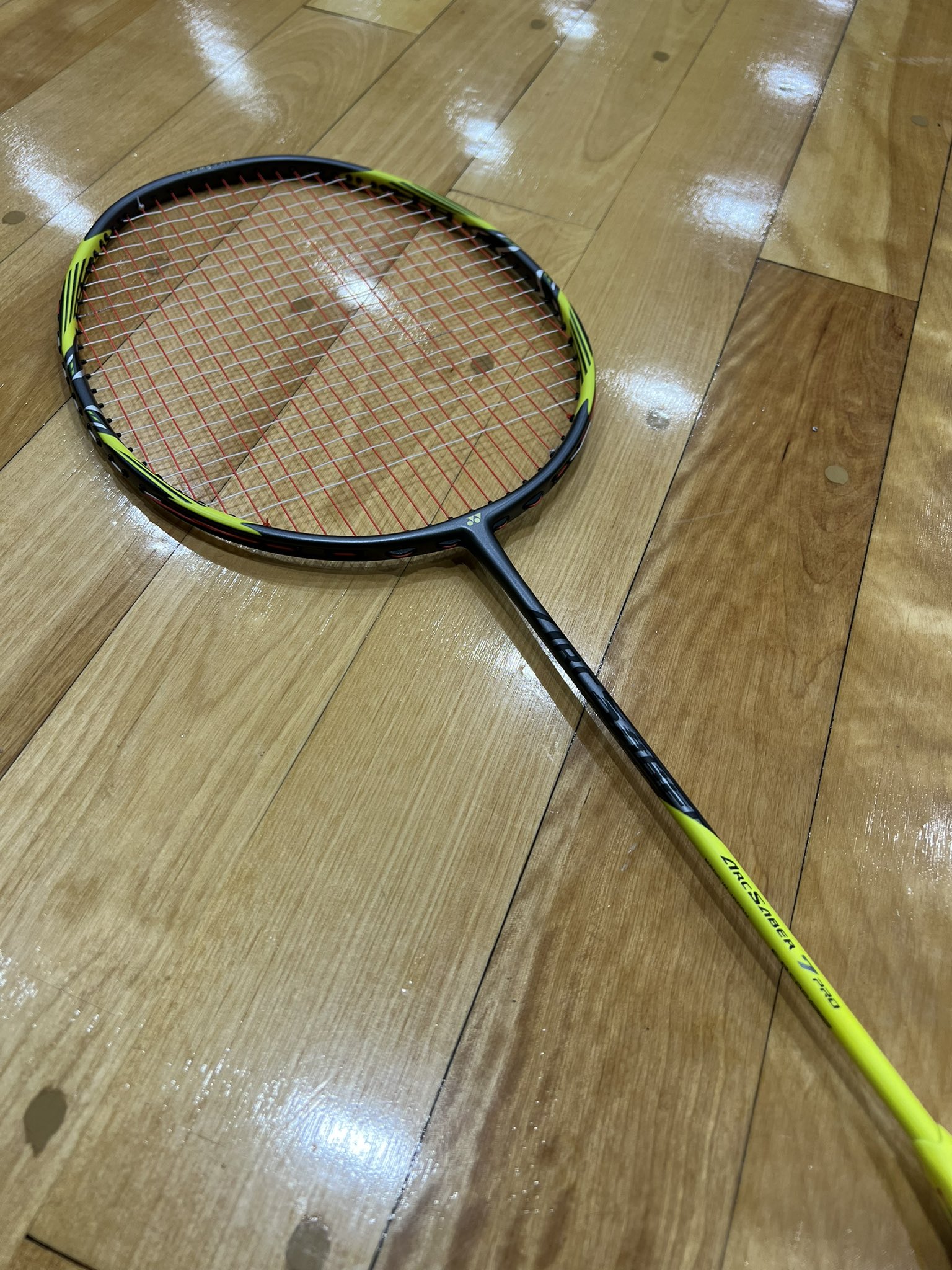 YONEX　アークセイバー11プロ　 4UG5 ガット張り込み