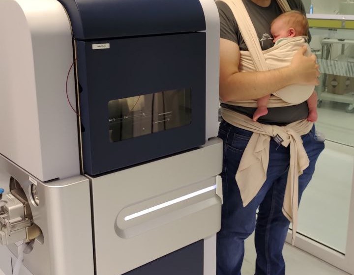 Julia Schessner (@julia_p_sch) on Twitter photo First visit to the <a href="/labs_mann/">Matthias Mann Lab</a> at 6.5 weeks - got to start fostering #STEM interests early😉fast asleep the whole time though🥰 First visit to the <a href="/labs_mann/">Matthias Mann Lab</a> at 6.5 weeks - got to start fostering #STEM interests early😉fast asleep the whole time though🥰