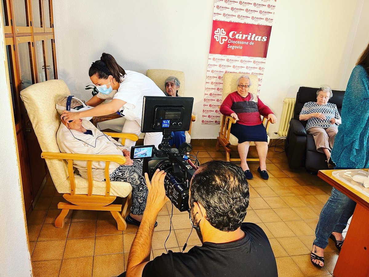 ogutierrezramos's tweet photo. Días en los que te emocionas en el trabajo al ver cómo la tecnología ayuda a las personas mayores @Nokia @Telefonica @_CARITAS Os lo contamos  en @zoomnet_tve https://t.co/BEajrYyeQJ