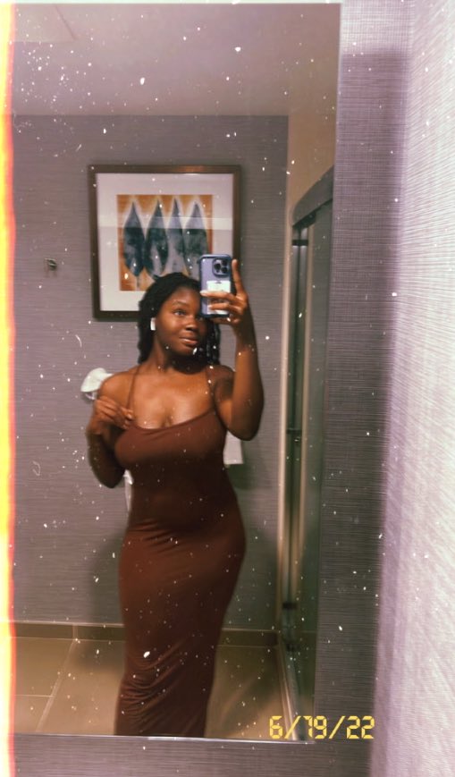 miasworld21's tweet photo. #WhosWhoOfAamu
• Tomia Gordon 🫧
• Phenix City, AL📍
• Communications Media Major🎥
• Class of 2024🎓
• AAMU Honors Program President🪐 
• Insta / @tomiagordon 🧪 https://t.co/jSaK4ky9hN