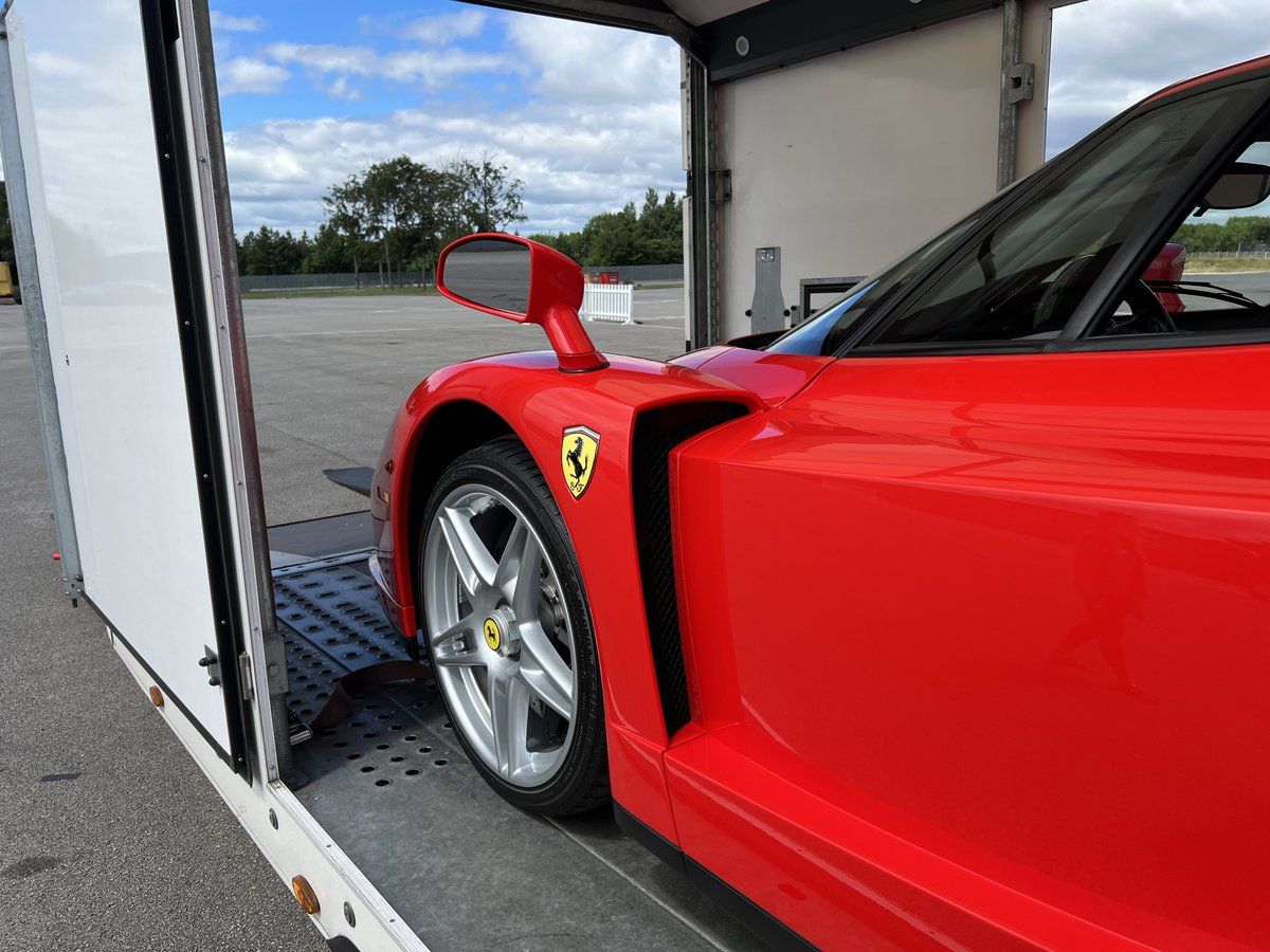 BeechesRecovery's tweet photo. This incredible and completely spotless Enzo Ferrari has been carefully transported on behalf of @aSUPERCARDRIVER

It is a true privilege to be trusted with such iconic and valuable vehicles

#Enzo #EnzoFerrari #VehicleTransport #ExoticCars #BeechesRecovery https://t.co/snq5M4HdoO