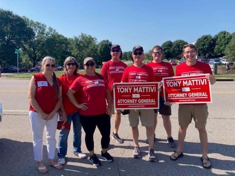 Look for Team Mattivi in Lenexa, Topeka, and Wamego parades today! 🇺🇸 🇺🇲 

 #ksleg