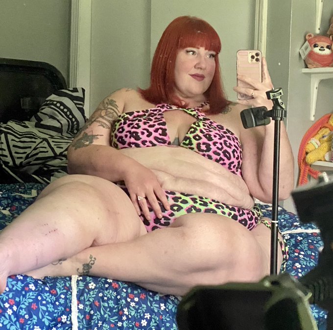 Hi! Come join me live in 2 minutes at https://t.co/6FR16OCp4N I&rsquo;ll be going live everyday this week!<a href="/tag/ssbbw"class="tags"><span>#ssbbw</span></a>