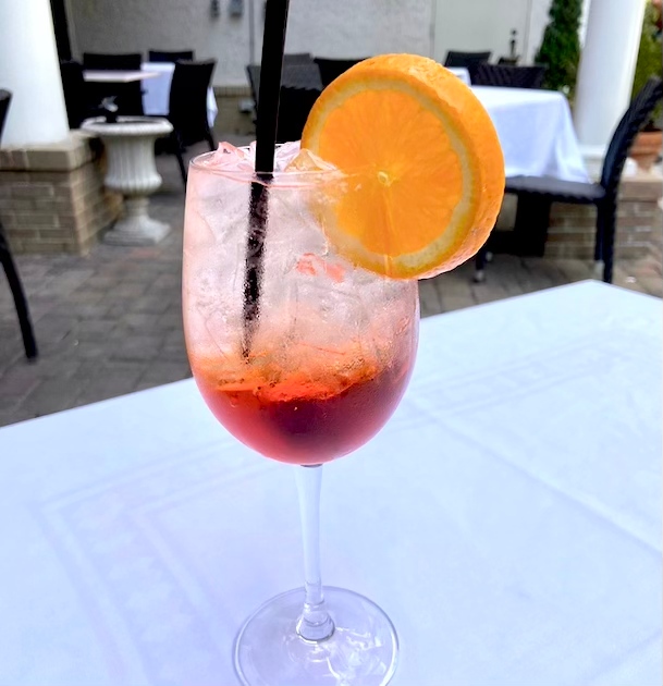 SienaHotel's tweet photo. Happy Fourth of July!

Celebrate under the pergola with an @Il_Palio favorite, the Aperol Spritz. 

#ilpalionc #thesienahotel #visitchapelhill #drinklocalnc #italiancocktail #summerdrinks #craftcocktails #FourthofJuly #JulyFourth https://t.co/rmVRmgq2Ke