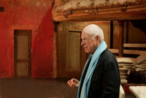 We’ve lost a visionary. Reading The Empty Space as a young man changed my life. Peter Brook’s insight & passion have stayed with me throughout the years & inspired me more than any other. I was blessed to have this chat with him last year. Starts @ 8:10 facebook.com/theactorsgang/…