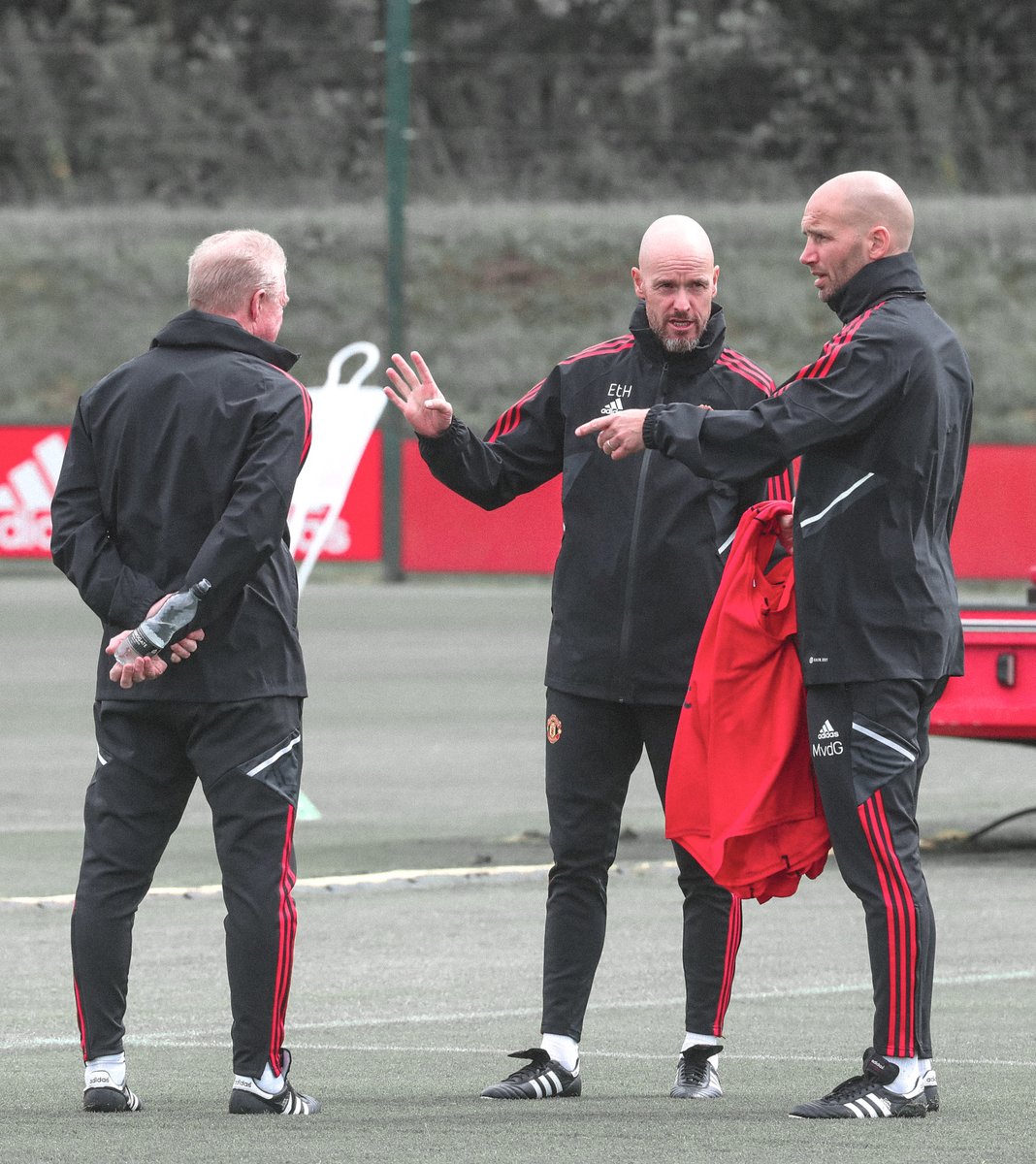 ManUnitedZone's tweet photo. Erik ten Hag with coaches Steve McClaren and Mitchell van der Gaag ⚽️ https://t.co/bH9C58ihHw