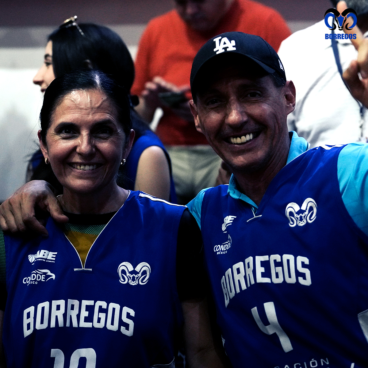borregostec's tweet photo. #AzulTec 💙 >>> cualquier otro color https://t.co/WL4Dg5lekO