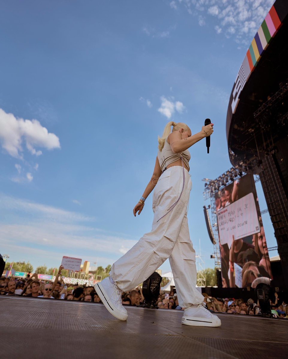 AnneMarie's tweet image. Rock Werchter ✨✨✨ 📸 : @willbeach__