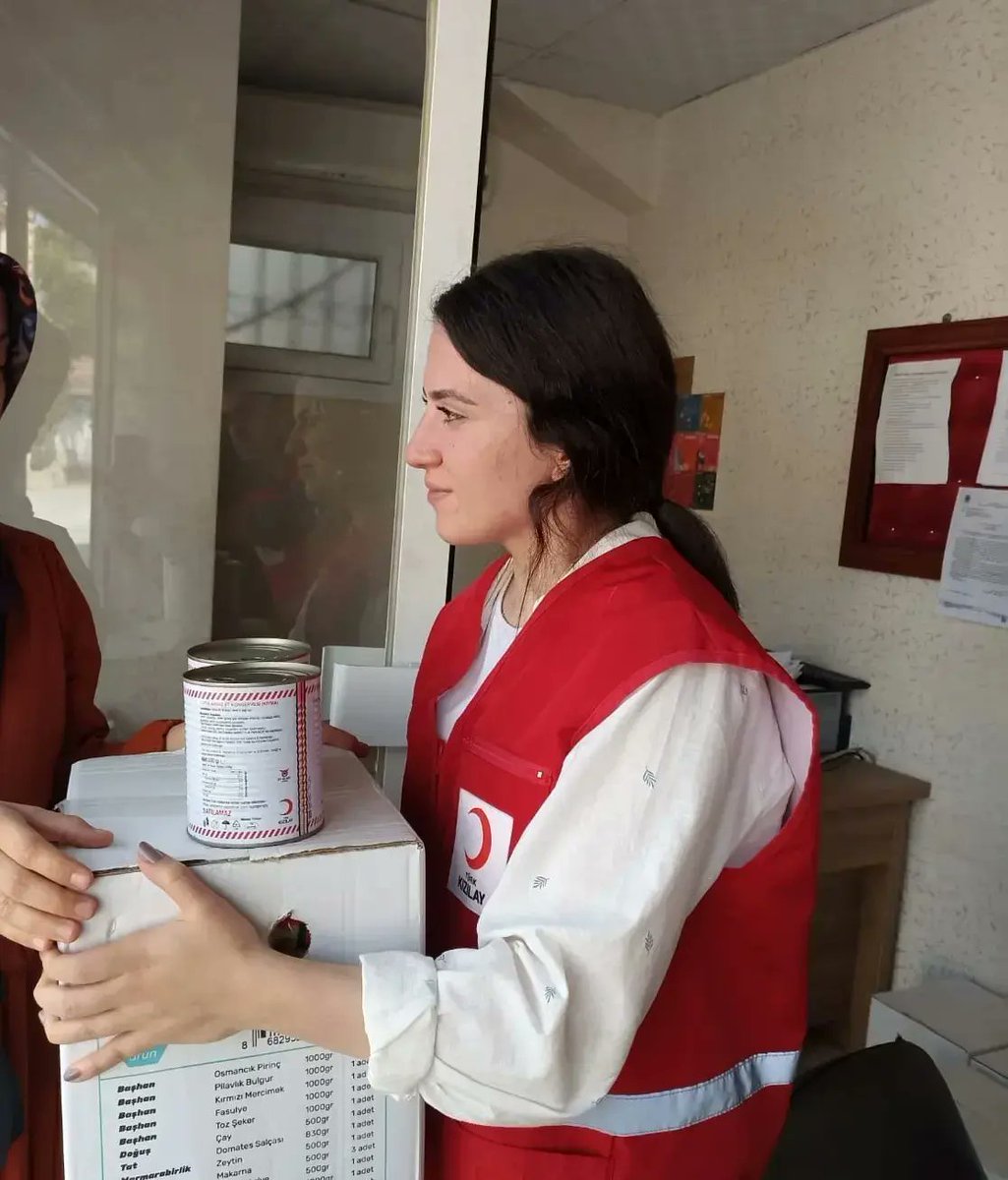 Kızılay'a bağışladığım kurban, konserve haline geliyor ve yıl boyunca ihtiyaç sahiplerinin sofrasına ulaşıyor. 
🌐 Kurban vekaleti vermek için: kizilay.org.tr  
#BirHayataDokun