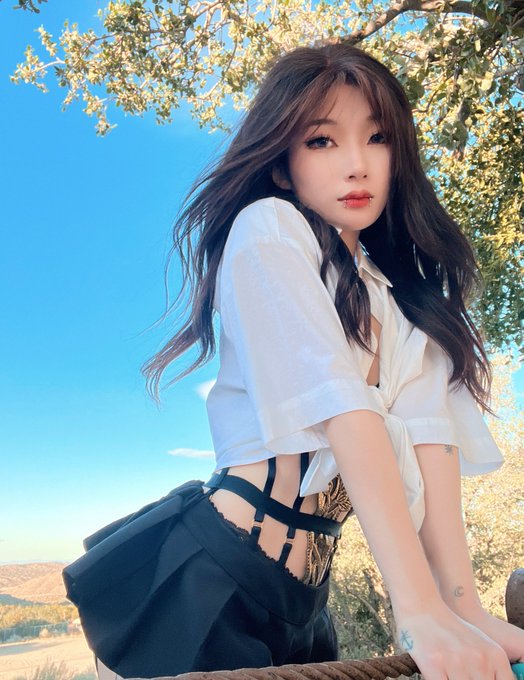 1 pic. My hair looked so good here ?? https://t.co/ZW09v9L8Gf