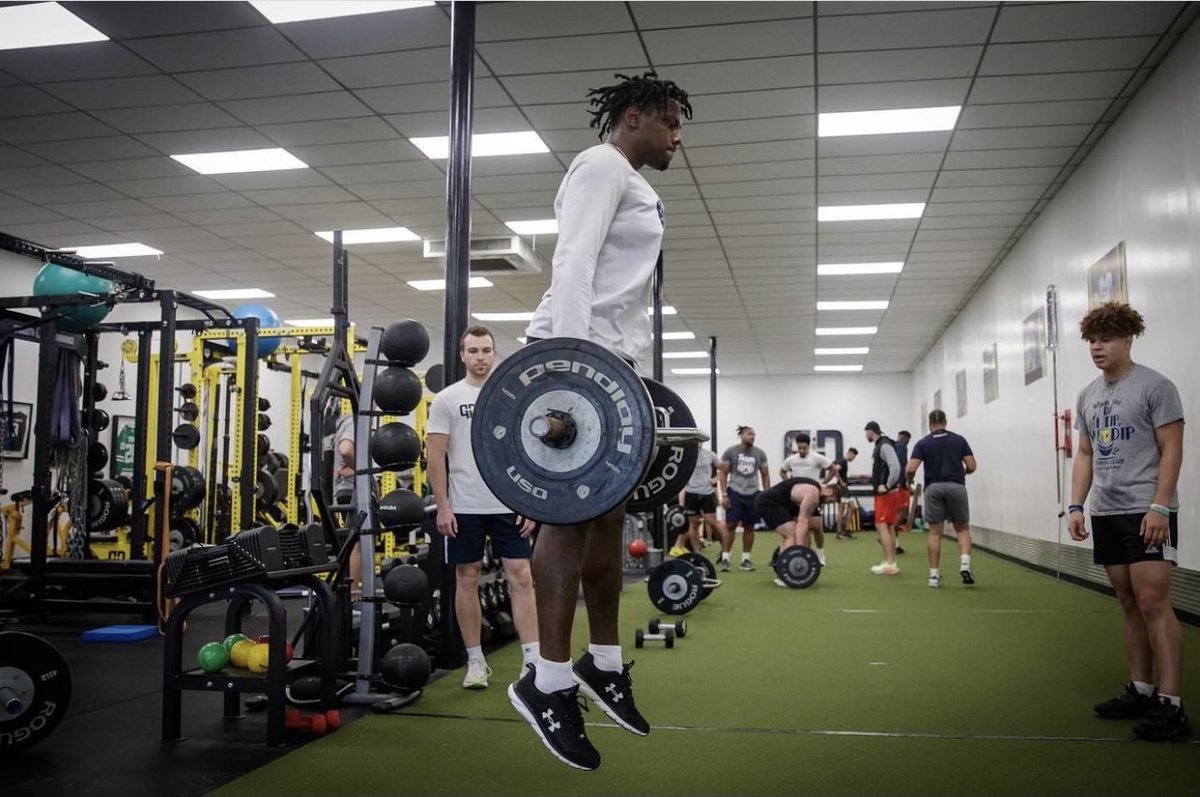 lltechsites's tweet photo. Hey on this 4 of July we see you levitating crazy “Crit” that vertical must be nasty high, while people playing the Lewis Family always at work watch out goin goin to that mountain TOP we see you👀 #1 Fan DaD https://t.co/oHvYVLYH9W