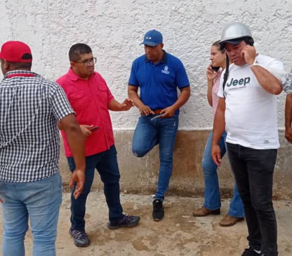 AlcaldiaRibasLV's tweet photo. #AlMomentoEnRibas Alcalde @juancarlospsuv supervisa trabajos de acometida de tuberías de aguas servidas en la calle Rudecindo Canelón https://t.co/kXGRad84sQ