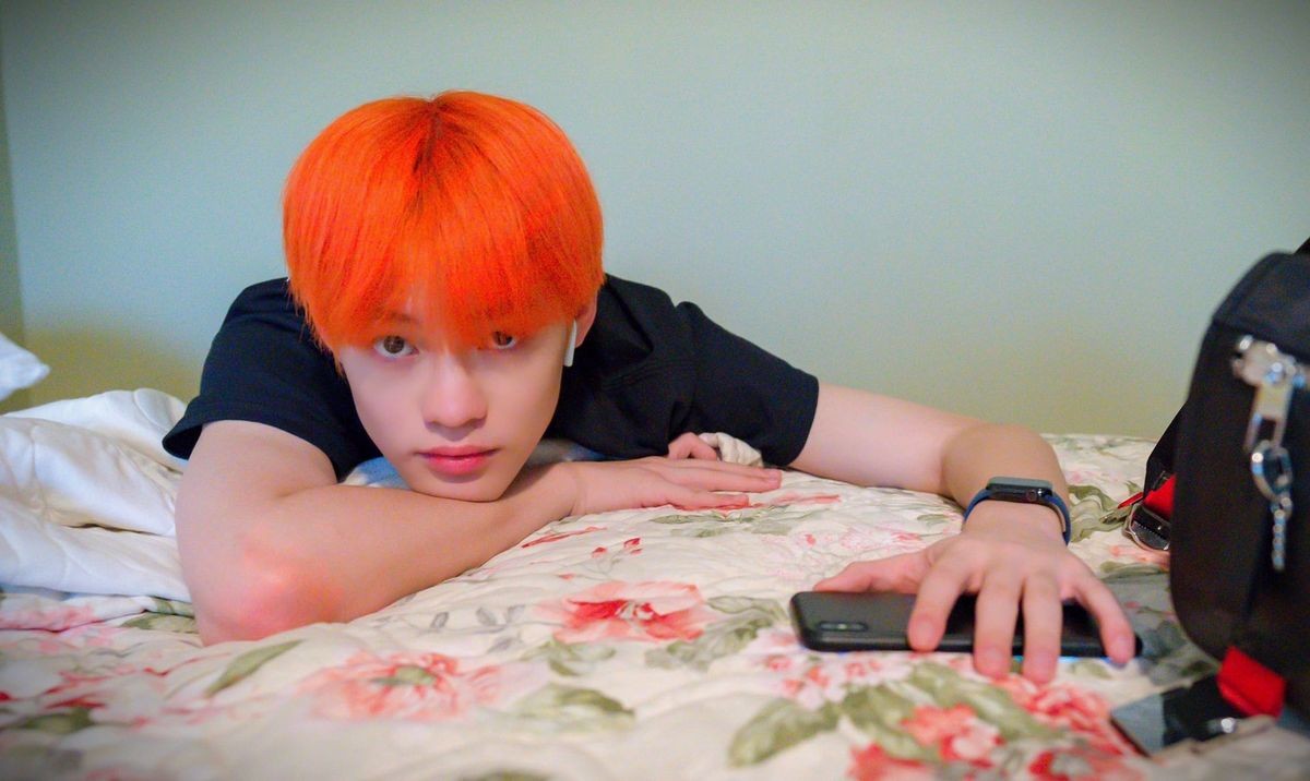 ahlovechenle's tweet photo. a thread of random pictures of chenle from we boom era because chorange is finally coming back 🧠 https://t.co/W6Tn1d9O0s