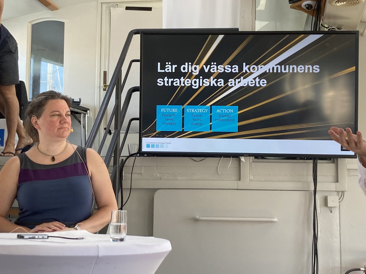 Addakoncernen's tweet photo. Framtidsstrategerna på Kairos snackar kommuner och strategier. Då är vi igång. #almedalen2022 https://t.co/A3hixOiEpV