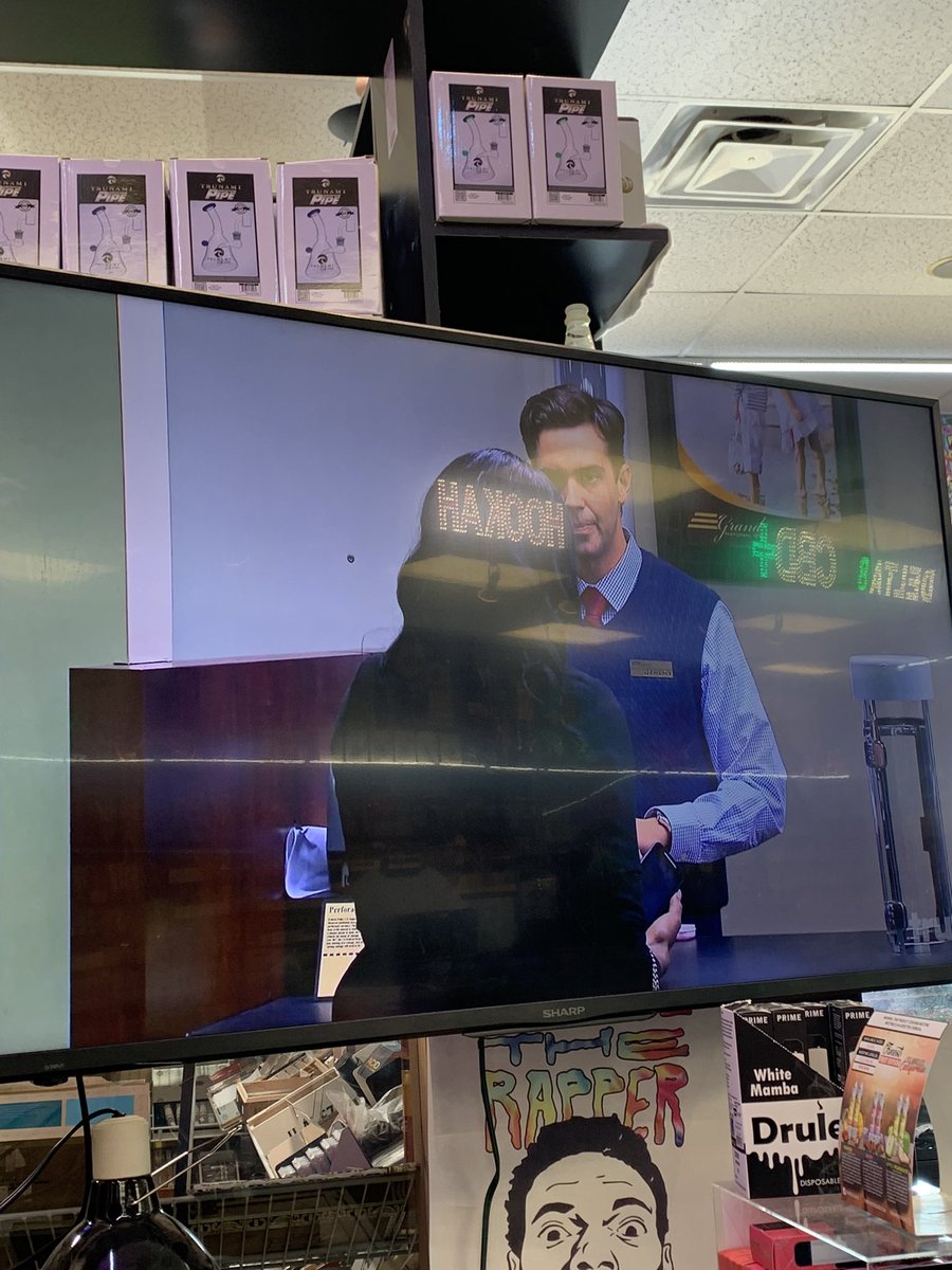 hgmills97's tweet photo. Working on a holiday but at least I have @carbonaro https://t.co/jkQVyFUA8a