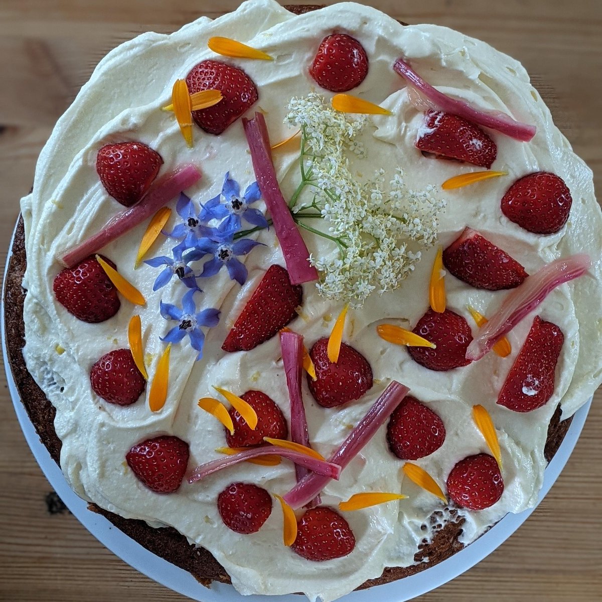 swcityfarm's tweet image. A super tasty recipe via @PropPlace with our veg of the month: #rhubarb!

Just look at this amazing cake made my the incredible 'Cooking for Wellbeing' team here at the #CityFarm 😋

Want to make it?

Thought so...

Here's the recipe:
propagationplace.co.uk/rhubarb-and-el…