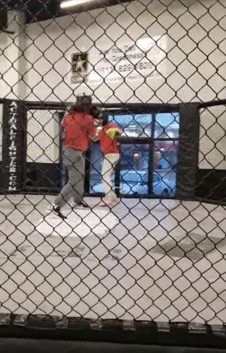 AyersBuildAGym's tweet photo. MMA event cage for sale. Best offer. @Dee_mommaof3 said no to putting it in the barn https://t.co/EDQG8RKJtd
