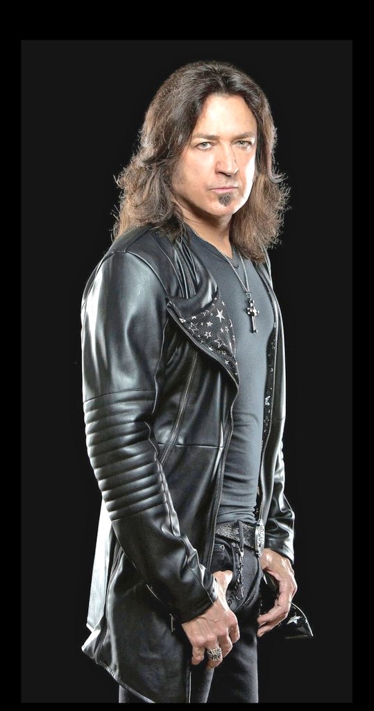 Happy birthday  MICHAEL SWEET 59

What\s your favorite STRYPER album? 