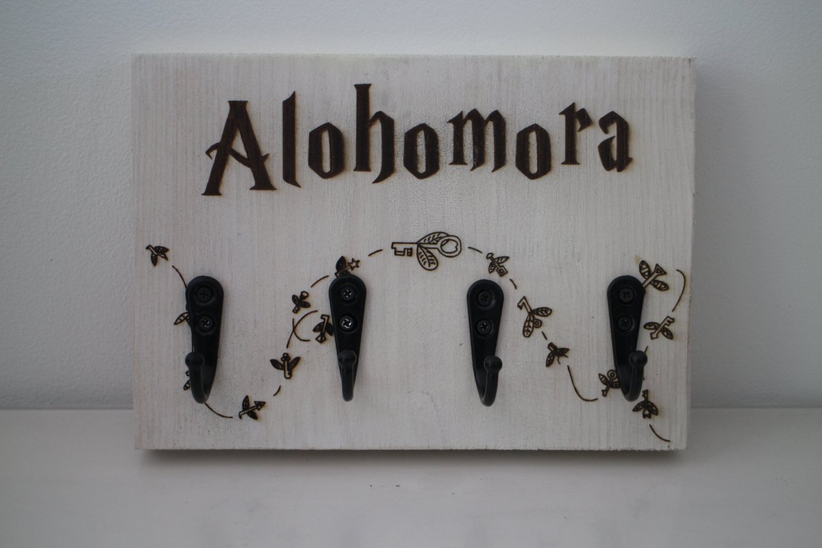 lhesart's tweet photo. Retrouvez notre premier produit en vente sur Etsy, un support de clés Alohomora inspiré de l’univers Harry Potter.
Avec ce support de clés aucun risque que vos clés s’envolent.
https://t.co/voXdwKwt3A https://t.co/HilCdW5MFU