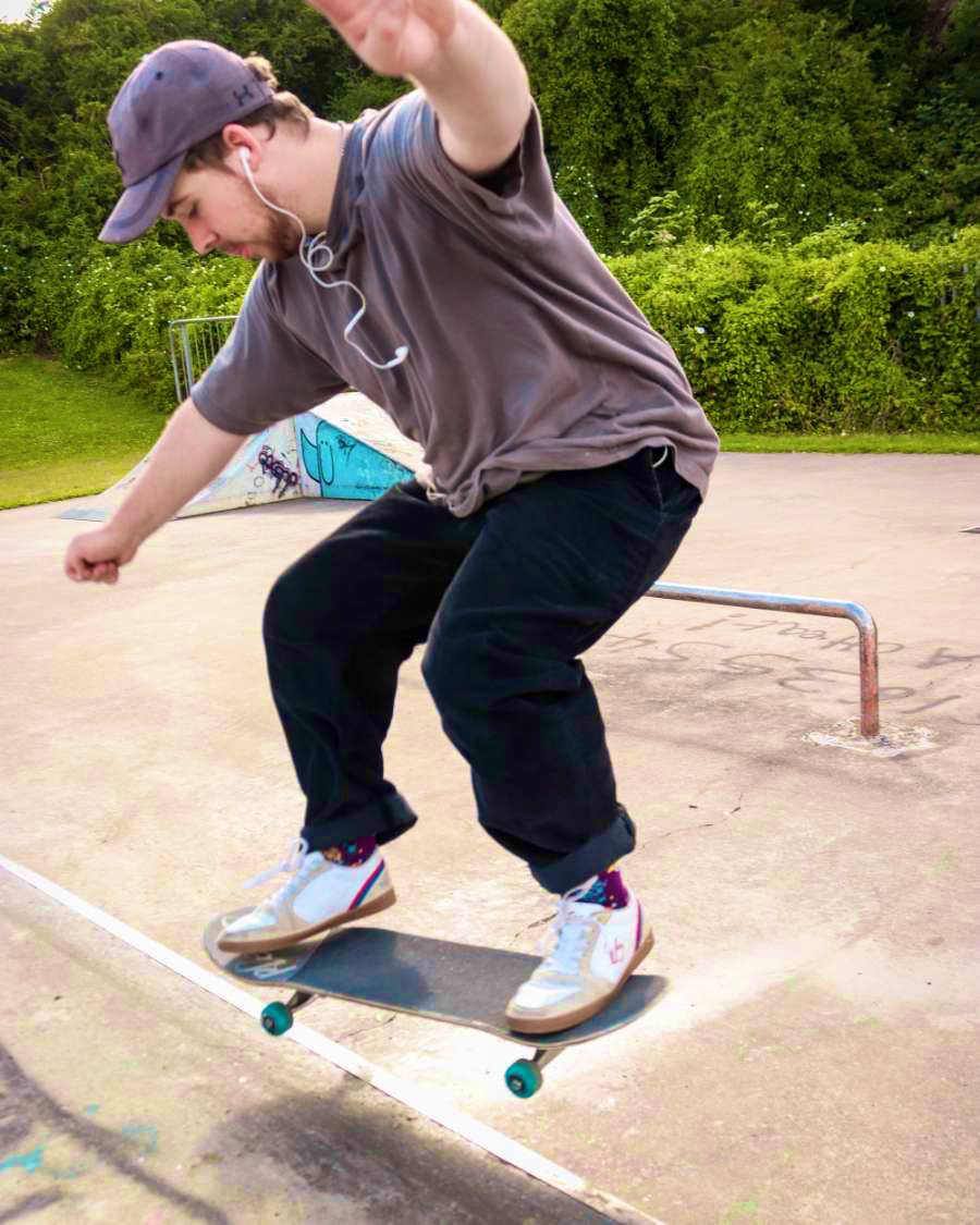 harry___moore_'s tweet image. Couple snaps from the homie at the park. /bs noseslide/fs180/fs50-50 @eSskateboarding #esskateboarding #skatetwitter #skate