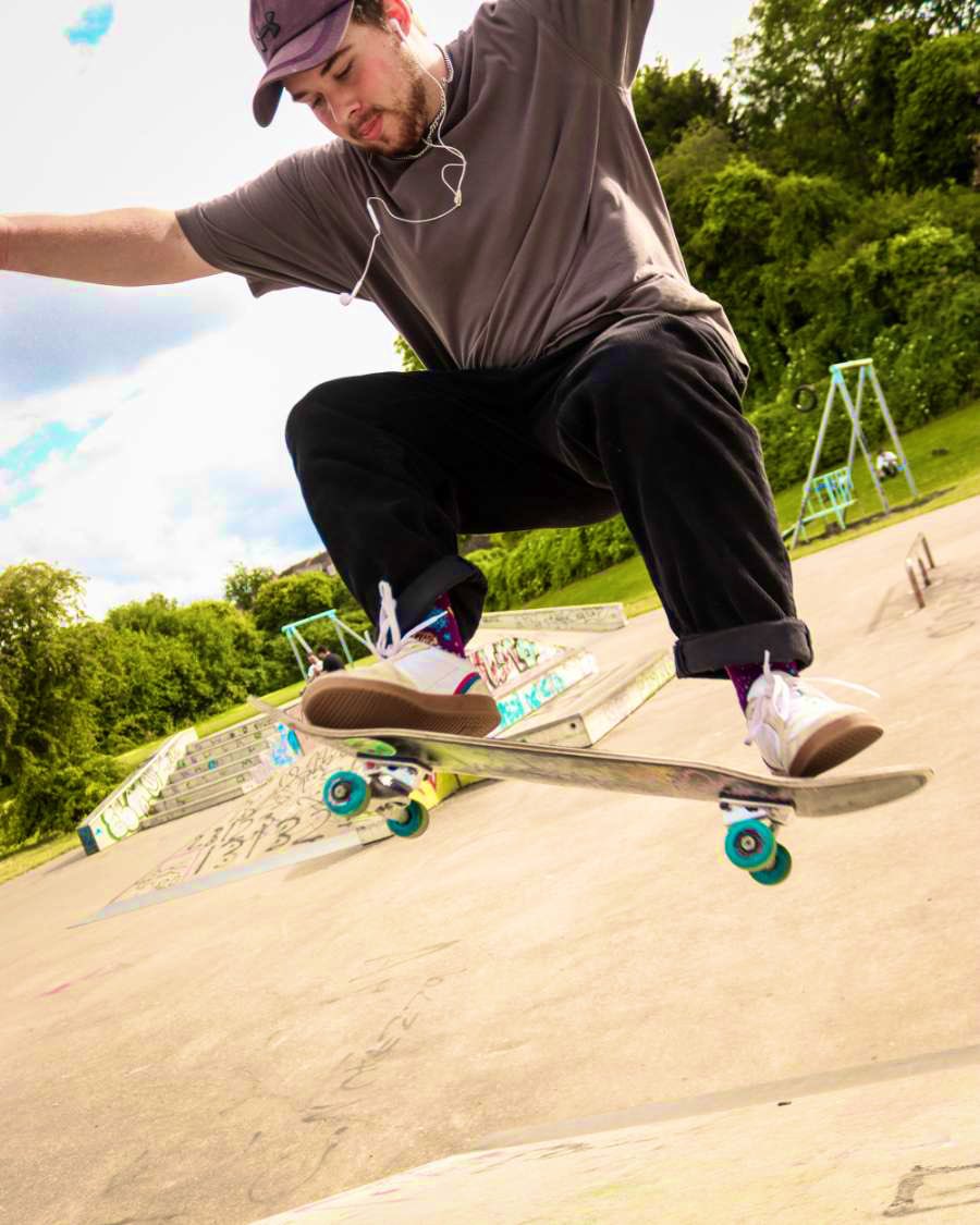 harry___moore_'s tweet image. Couple snaps from the homie at the park. /bs noseslide/fs180/fs50-50 @eSskateboarding #esskateboarding #skatetwitter #skate