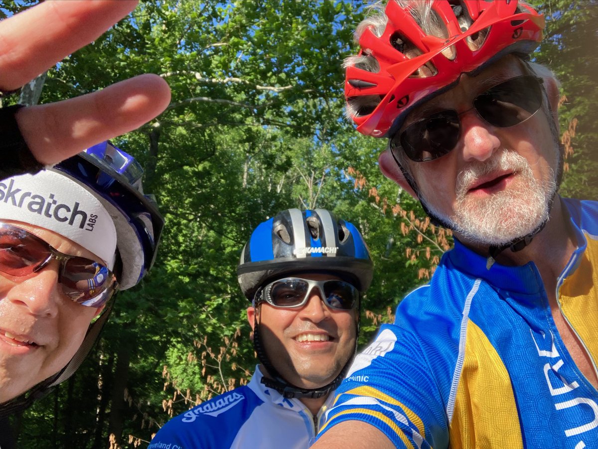 Happy 4th Twitterverse! Celebrated with an early morning 25 mile ride in @bikeVeloSano gear, alongside @oreizes @gt_budd. Missed @JustinLathia. Fundraising on in full swing. Thank you to all donors. Consider donating: give.velosano.org/chakrabortylab