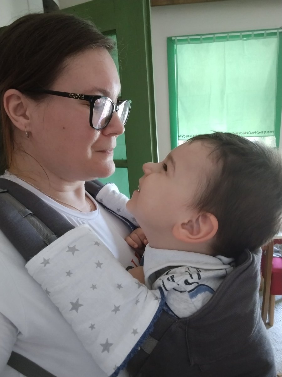 🧵Danas u vrtiću pošto nas ni posle žalbe nisu primili,a na žalost imamo prioritet zbog dijagnoza...

...muž donosi dodatne izveštaje fizijatra i neurologa da sin ima svoja pomagala u kojima sedi i stoji i da je vrtić neophodan zbog razvoja govora i socijalizacije na 1-2 sata..👇