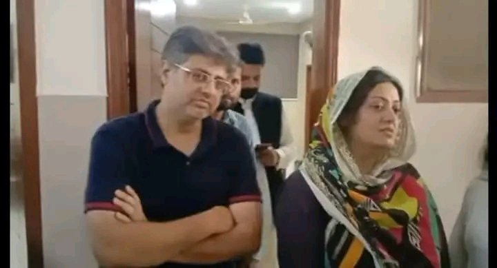 AarbiiSayss's tweet photo. A parents love is the whole no matter how many times divided it is the only love which is unconditional #DuaZehra is so lucky to have parents like both of you❤ May ALLAH ease your difficulties and May your struggle &amp; efforts paid off 
#ArrestZaheer https://t.co/glrNjL67hI
