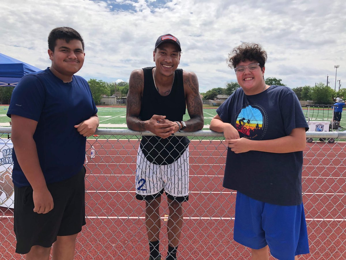 HutchesonSci's tweet photo. Glad to see our 8th graders Ruben, Nehemiah and Edgar putting in work this summer at the former Pease legend Josh Reynolds' Football Camp on Sunday!
Let's Go Bulldogs!
@NISDPease @J_Rey_11 @BamFam501c3 https://t.co/iPwNxBNd8o