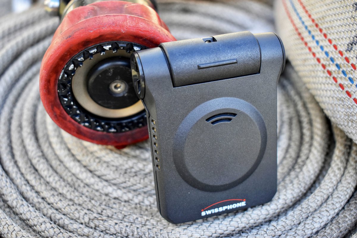 LFVSuedtirol's tweet photo. Jederzeit einsatzbereit mit dem s.QUAD Pager von Swissphone - #swissphone #alarmierung #squad 👩🏻🚒 📲 https://t.co/DpPWMyPZsZ https://t.co/77DWKmszlZ