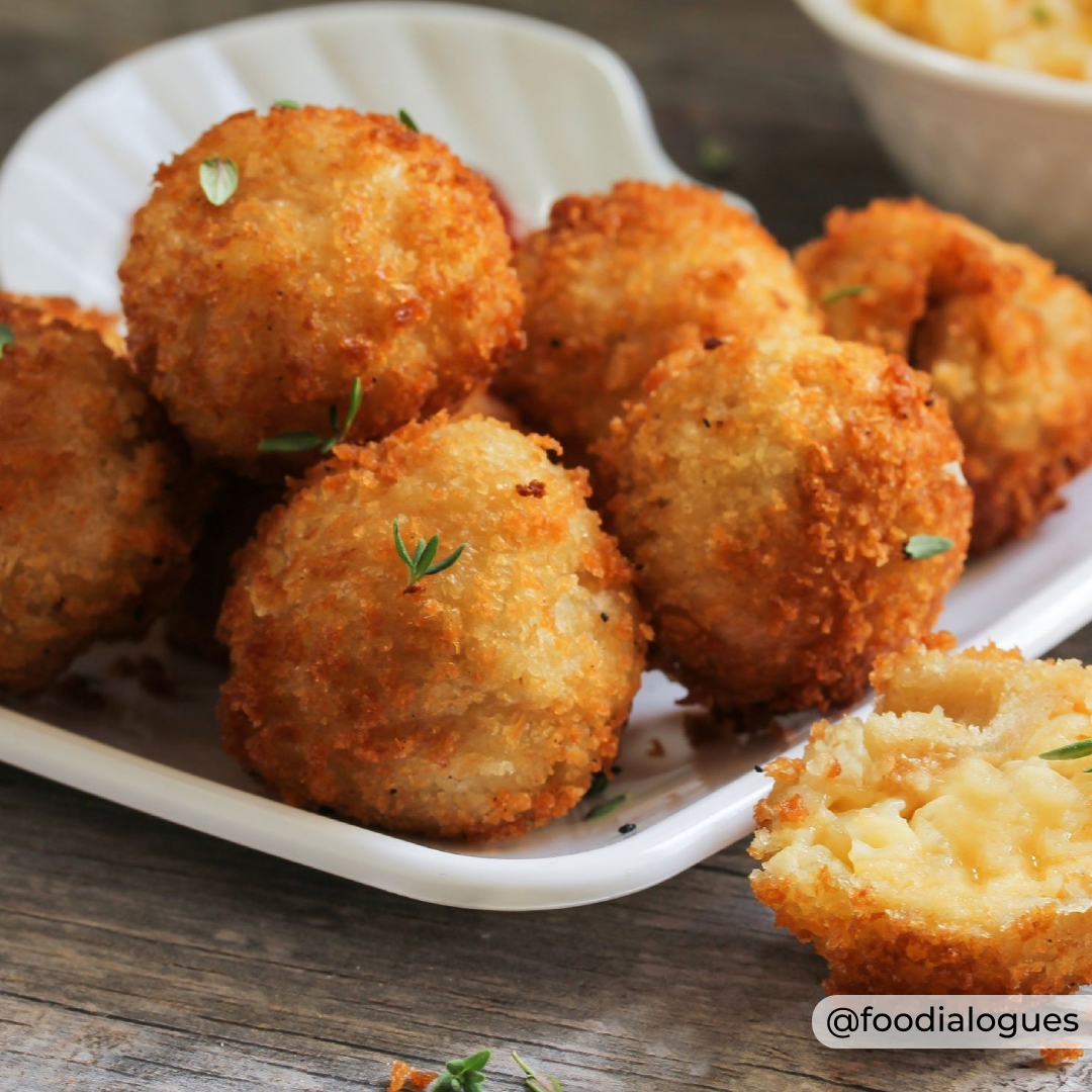foodialogues's tweet photo. Tirokroketes the fried #cheese balls are a popular #greek  #snack. Every Greek tavern has this appetizer on its menu. 
#Recipe here https://t.co/TSZjeBXeAF 👈😋

#foodialogues #foodblogger #foodie #food https://t.co/sVzht2gSex
