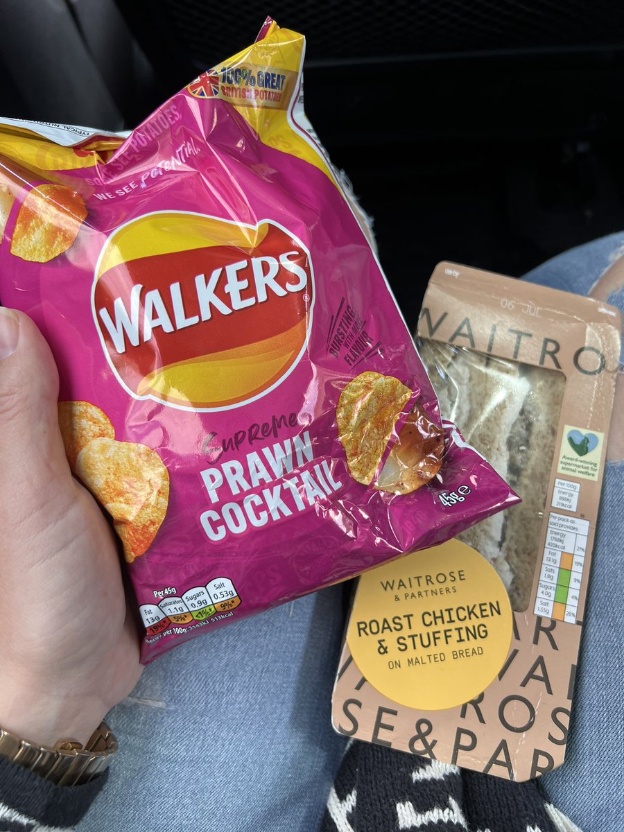 wellredwinemag's tweet photo. It may not be a pub lunch but it was a happy one #thingsimiss https://t.co/OCTLB6kfUm